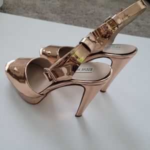 Steve Madden Rose Gold Strappy Heel Size 8.5
